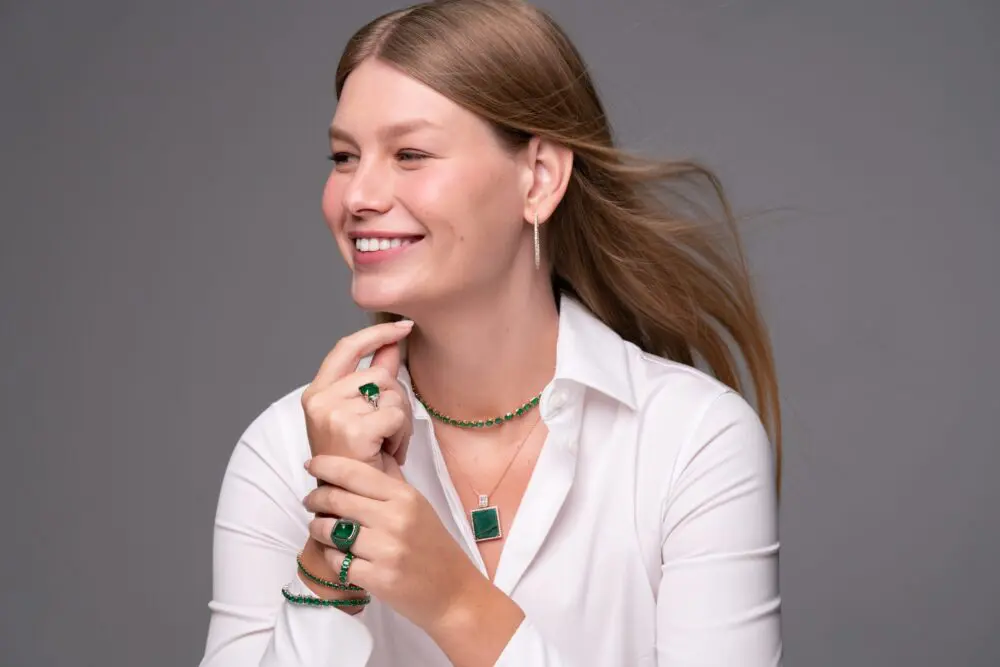 Emerald and diamonds necklace