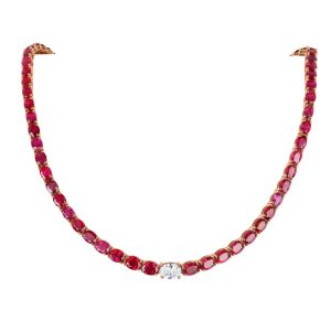 Rubies and diamonds make love for the professional career woman in you, with this necklace set in 18k rose gold, a piece that will empower you to conquer any business challenge while captivating any set of eyes seeing this piece around your neck.